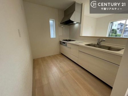 �L�b�`�� ��Ƃ����₷���V�X�e���L�b�`���ł��I���[����������t���Ă���̂ŁA�����X�y�[�X�ɕ���u���Ȃ��čςނ̂ŁA�L�X�g���āA���K�ɍ�Ƃ��ł��܂��I