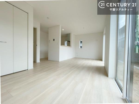 ���r���O �D�����z���܂肪���r���O����ł���ċ��S�n�̗ǂ���Ԃ����o���Ă���܂��I
���났�̎��Ԃ��߂����܂��I