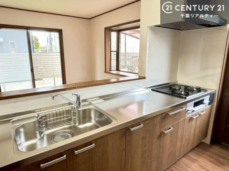 �L�b�`�� ���C�h�ȃV���N�ł��ˁI�������˂ɂ������������₷���Ǝ����y�X�d�l�̃V�X�e���L�b�`���ł��I
�f�U�C�����Ƌ@�\�������˂��L�b�`���Ő�����������܂��ˁI