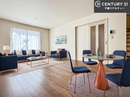 ���r���O �Ƌ��CG�p�[�X�ł��B�D�����z���܂肪���r���O����ł���ċ��S�n�̗ǂ���Ԃ����o���Ă���܂��I
���R�ƉƑ����W����b��������S�n�悢��ԁI