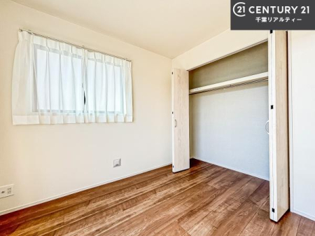 �Q�� �D���������������ޗm���́A���̖ڊo�߂��C�������ǂ������ł��ˁB���������Ԃ��������Ɖ߂������Ƃ��ł��܂��B�D�����F�����̃t���[�����O���ǂ�ȉƋ�ɂ��}�b�`���܂��I