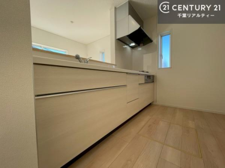 �L�b�`�� ��Ƃ����₷���V�X�e���L�b�`���ł��I���[����������t���Ă���̂ŁA�����X�y�[�X�ɕ���u���Ȃ��čςނ̂ŁA�L�X�g���āA���K�ɍ�Ƃ��ł��܂��I