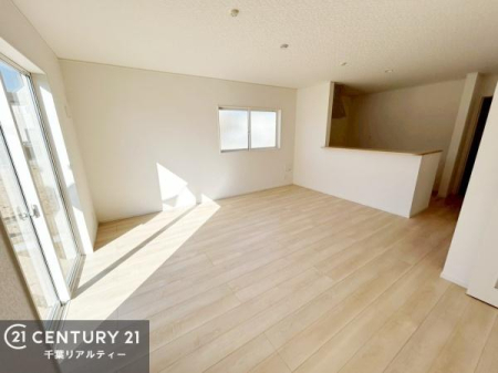 ���r���O �D�����z���܂肪���r���O����ł���ċ��S�n�̗ǂ���Ԃ����o���Ă���܂��I
���났�̎��Ԃ��߂����܂��I