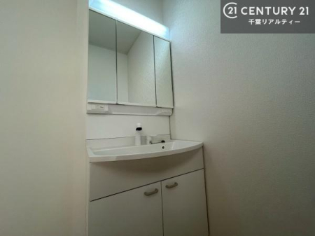 ���ʑ�E���ʏ� �O�ʋ��d�l�̐��ʏ��́A�g�����Ȃ݂����₷������I���͎��[�ɂȂ��Ă��܂��B�h���C���[�₨���ϓ����Еt������̂Ő��ʑ������X�b�L���ƌ����邱�Ƃ��o���܂��I