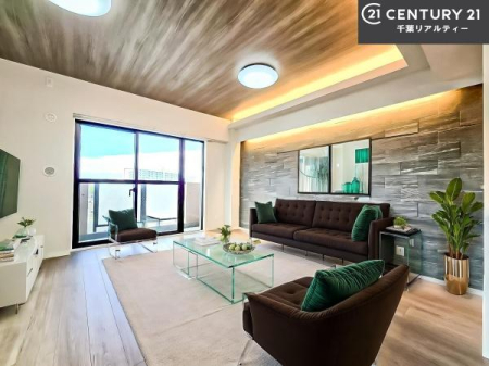 ���r���O �Ƌ��CG�p�[�X�ł��B�J�����̂���L�XLDK�I�\�t�@�[��_�C�j���O�e�[�u����u���Ă������ɂȂ�Ȃ��̂ŉ��K�ɉ߂����܂��I�R�~���j�P�[�V���������₷�����r���O�ł��I