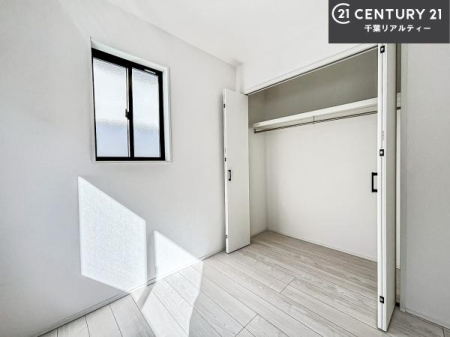 �Q�� �D���������������ޗm���́A���̖ڊo�߂��C�������ǂ������ł��ˁB���������Ԃ��������Ɖ߂������Ƃ��ł��܂��B�D�����F�����̃t���[�����O���ǂ�ȉƋ�ɂ��}�b�`���܂��I