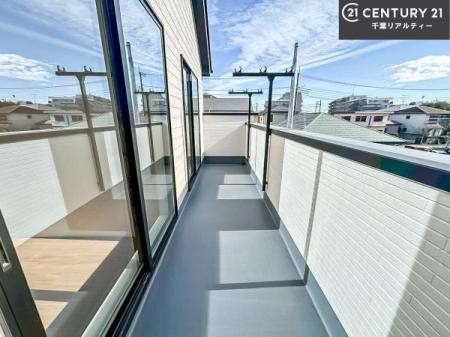 �o���R�j�[ �z������̗ǂ��o���R�j�[�ŁA�����󕨂��悭���������ł��ˁI
���V�C�̗ǂ����ɂ̓o���R�j�[�֏o�ă��t���b�V������̂��C�����悳�����ł��B