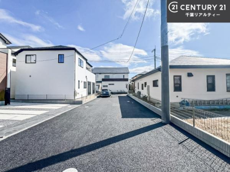 �O�ʓ��H�܂ތ��n�ʐ^ ���ӊ���A���q�l�̂���]�ɍ������������ꏏ�ɂ��ē���v���܂��B�Z��[���A�h�o�C�U�[�ɂ�邲���k������܂��B���Ђ͂��₢���킹�ɑ��Ή����܂��I���҂������܂���I