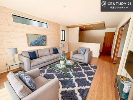 ���r���O �Ƌ��CG�p�[�X�ł��B�D�����z���܂肪���r���O����ł���ċ��S�n�̗ǂ���Ԃ����o���Ă���܂��I
���났�̎��Ԃ��߂����܂��I