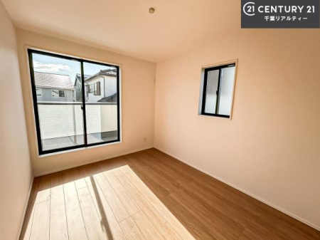 �m�� �o���R�j�[�ɖʂ��Ă���m���ł��B���邭�����肪����A���C����������ł��܂��I���N���āA�O�ɏo�Ĕw�L�т����[�ċz�����ǂ������}������邱�Ƃ��ł��܂��B