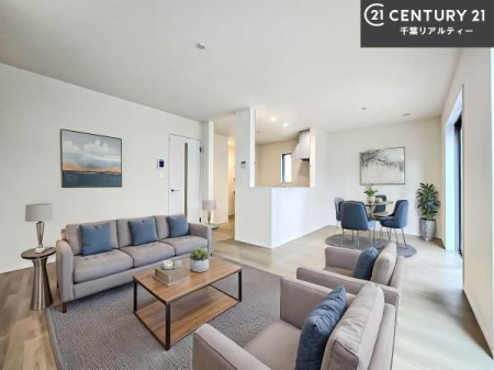 ���r���O �Ƌ��CG�p�[�X�ł��B�J�����̂���L�XLDK�I�\�t�@�[��_�C�j���O�e�[�u����u���Ă������ɂȂ�Ȃ��̂ŉ��K�ɉ߂����܂��I�R�~���j�P�[�V���������₷�����r���O�ł��I