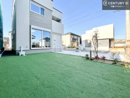 �� �L�X�Ƃ�����t���B�K�[�f�j���O��v�[���V�сA�O�����s���O�Ȃǂӂ��߂̃��r���O�Ƃ��Ă��Ƒ��Ŋy���܂�Ă͂������ł��傤���B