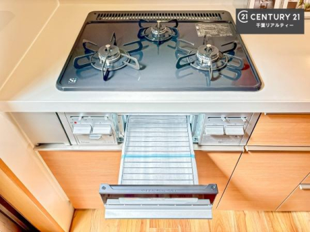 �L�b�`�� �R�����͎O������̂ł������̓����i�s���ł��܂��B
�������O�����t���ł��B�����X�y�[�X���L�X���Ă���׍�Ƃ����₷���I�g�����肪�ǂ��V�X�e���L�b�`���ł��I