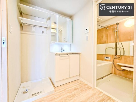 ���ʑ�E���ʏ� �O�ʋ��d�l�̐��ʏ��́A�g�����Ȃ݂����₷������I���͎��[�ɂȂ��Ă��܂��B�h���C���[�₨���ϓ����Еt������̂Ő��ʑ������X�b�L���ƌ����邱�Ƃ��o���܂��I