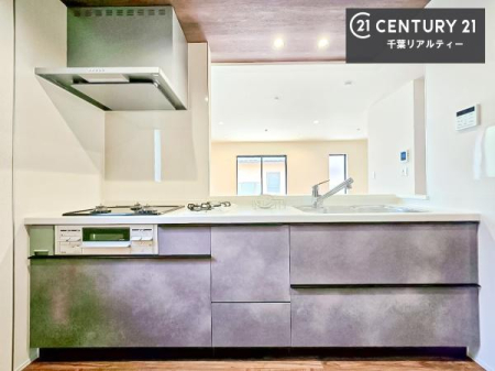 �L�b�`�� ��l�C�̑Ζʎ��V�X�e���L�b�`�����̗p���Ă��܂��I���Ƒ��̃R�~���j�P�[�V���������R�Ƒ�����݌v�ł��B
���q�l�ɂ��ڂ��͂��̂Ŋ������ł��ˁB���[�͂�����܂��I