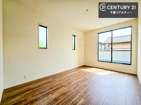 �Q�� 2�ʍ̌����m�ۂ������邢�����́A���ʂ����ǂ��A���邭��ϋ��S�n�̗ǂ���ԂƂȂ��Ă���܂��B�����b�N�X���ĉ߂�����S�n�̗ǂ��������ł��I���̖ڊo�߂��X�b�L�����܂��ˁI