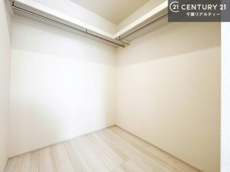 ���[ �E�H�[�N�C���N���[�[�b�g�t���ł��B��������̂��m���Ȃǂ����[���Ă��������ł��ˁI���ɂ���@�������ȂǋG�ߕ��̑傫�ȉƓd�����[�ł��܂��I