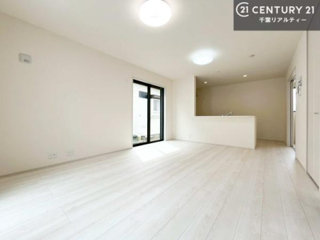 ���r���O �S�n�ǂ����r���O�͉Ƒ������R�ƏW�܂�܂��B�Ƒ��c�R�̎��Ԃ����������ł��B���Ƒ��ƁA����w�[���������Ԃ��߂��������ł��ˁB