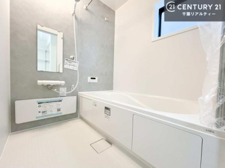 ���� �L�X�o�X�ň���̔������t���b�V���B�����L�΂���̂ŁA�����ɂ��������ƐZ����܂��ˁI�����̃o�X�^�C�����y���݂ɂȂ�܂��B