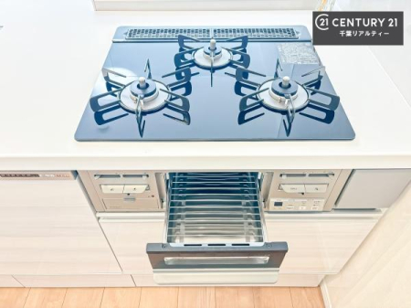 �L�b�`�� �R�����͎O������̂ł������̓����i�s���ł��܂��B
�������O�����t���ł��B�����X�y�[�X���L�X���Ă���׍�Ƃ����₷���I�g�����肪�ǂ��V�X�e���L�b�`���ł��I