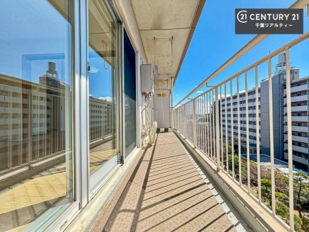 �o���R�j�[ �z������̗ǂ��o���R�j�[�ŁA�����󕨂��悭���������ł��ˁI
���V�C�̗ǂ����ɂ̓o���R�j�[�֏o�ă��t���b�V������̂��C�����悳�����ł��B