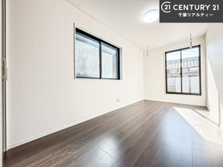 �m�� �V���v���Ƀf�U�C������Ă��邽�߁A�Ƌ��I�т܂���I
���C�ɓ���̉Ƌ��u���Ă��낰���Ԃ���邱�Ƃ��ł��܂��B