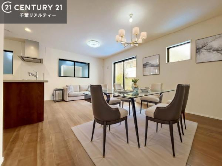 ���r���O �J�����̂���L�XLDK�I�\�t�@�[��_�C�j���O�e�[�u����u���Ă������ɂȂ�Ȃ��̂ŉ��K�ɉ߂����܂��I�R�~���j�P�[�V���������₷�����r���O�ł��I