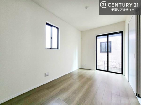 ���r���O�ȊO�̋��� ���r���O�Ɨאڂ����m���ł��I�Ǝ��̋x�e�X�y�[�X��L�b�Y�X�y�[�X�Ƃ��Ċ��p����̂��悳�����ł��ˁI
