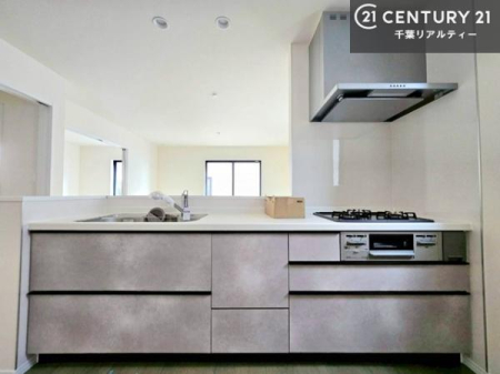 �L�b�`�� ��Ƃ����₷���V�X�e���L�b�`���ł��I���[����������t���Ă���̂ŁA�����X�y�[�X�ɕ���u���Ȃ��čςނ̂ŁA�L�X�g���āA���K�ɍ�Ƃ��ł��܂��I