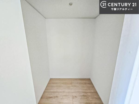 ���[ �E�H�[�N�C���N���[�[�b�g�t���ł��B��������̂��m���Ȃǂ����[���Ă��������ł��ˁI���ɂ���@�������ȂǋG�ߕ��̑傫�ȉƓd�����[�ł��܂��I