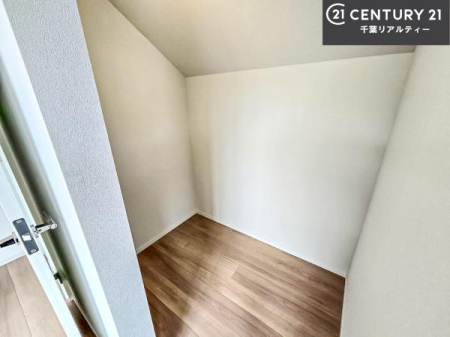 ���[ �E�H�[�N�C���N���[�[�b�g�t���ł��B��������̂��m���Ȃǂ����[���Ă��������ł��ˁI���ɂ���@�������ȂǋG�ߕ��̑傫�ȉƓd�����[�ł��܂��I