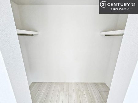 ���[ �E�H�[�N�C���N���[�[�b�g�t���ł��B��������̂��m���Ȃǂ����[���Ă��������ł��ˁI���ɂ���@�������ȂǋG�ߕ��̑傫�ȉƓd�����[�ł��܂��I