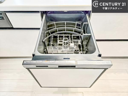 �L�b�`�� �H��@�t���̃L�b�`���ł��I�Z���������r��h�~�Ƃ��đ�ϊ��􂷂�֗��Ȏd�l�ł��I�r���g�C���Ȃ̂ŃL�b�`���̏ꏊ����炸�����X�y�[�X���L���g�����Ƃ��o���܂��I