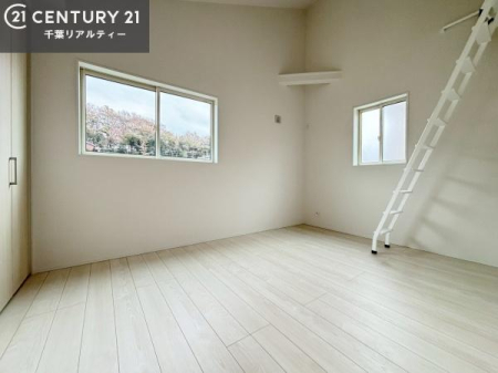 �m�� �V���v���Ƀf�U�C������Ă��邽�߁A�Ƌ��I�т܂���I
���C�ɓ���̉Ƌ��u���Ă��낰���Ԃ���邱�Ƃ��ł��܂��B