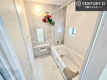 ���� �������������l�̕��͋C�̃o�X���[���́A�����o�Ă��ăo�X�^�C�����[���I
���d���撣���Ă��邲�J���ɂ��D�݂̍���̓����܂����āA�y����ł݂Ă͂������ł��傤���H