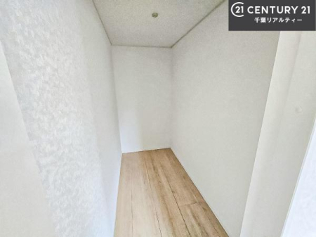 ���[ �E�H�[�N�C���N���[�[�b�g�t���ł��B��������̂��m���Ȃǂ����[���Ă��������ł��ˁI���ɂ���@�������ȂǋG�ߕ��̑傫�ȉƓd�����[�ł��܂��I