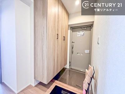 ���� �V���[�Y�{�b�N�X�t���Ȃ̂ŁA���ւ��Еt�����|�������₷���ł��I
�X�b�L���������ւŌ˂��J�����u�ԁA�������̂���S�n������Ԃ��o�}���Ă���܂��B