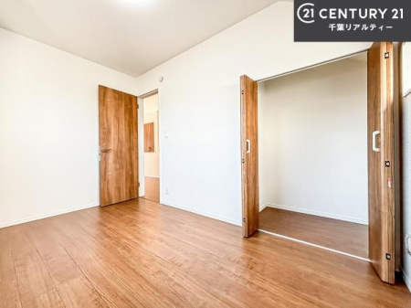 ���r���O�ȊO�̋��� ���[�X�y�[�X�����Ă��܂��I�������X�b�L�����ڂ��鎖���ł��܂��ˁB
�Ƌ��I�΂Ȃ��V���v���ȃf�U�C���ׁ̈A�Ƌ��I�΂����C�ɓ���̋�ԍ�肪�ł������ł��ˁB