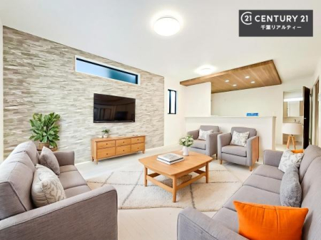 ���r���O �Ƌ��CG�p�[�X�ł��B�J�����̂���L�XLDK�I�\�t�@�[��_�C�j���O�e�[�u����u���Ă������ɂȂ�Ȃ��̂ŉ��K�ɉ߂����܂��I�R�~���j�P�[�V���������₷�����r���O�ł��I