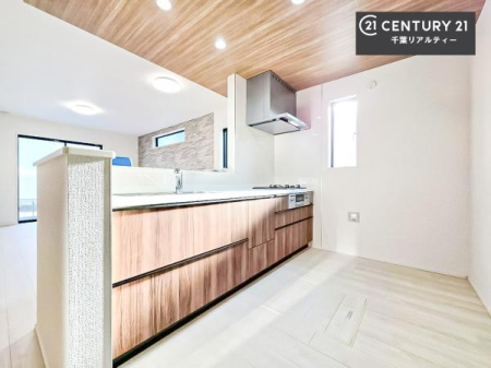 �L�b�`�� ��Ƃ肠�钲���X�y�[�X�ō�Ƃ����₷�����K�ȃL�b�`���ł��I
���q�l�ƈꏏ�ɂ��َq������y���߂�L�X�X�y�[�X�ł��B�y�����������ԂɂȂ肻���ł��ˁI