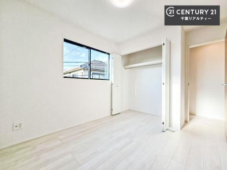 �q������ ���[�X�y�[�X�����Ă��܂��I�������X�b�L�����ڂ��鎖���ł��܂��ˁB
�Ƌ��I�΂Ȃ��V���v���ȃf�U�C���ׁ̈A�Ƌ��I�΂����C�ɓ���̋�ԍ�肪�ł������ł��ˁB