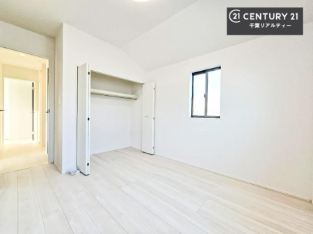 �q������ ���[�X�y�[�X�����Ă��܂��I�������X�b�L�����ڂ��鎖���ł��܂��ˁB
�Ƌ��I�΂Ȃ��V���v���ȃf�U�C���ׁ̈A�Ƌ��I�΂����C�ɓ���̋�ԍ�肪�ł������ł��ˁB