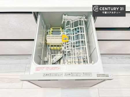 �L�b�`�� �H��@�t���̃L�b�`���ł��I�Z���������r��h�~�Ƃ��đ�ϊ��􂷂�֗��Ȏd�l�ł��I�r���g�C���Ȃ̂ŃL�b�`���̏ꏊ����炸�����X�y�[�X���L���g�����Ƃ��o���܂��I