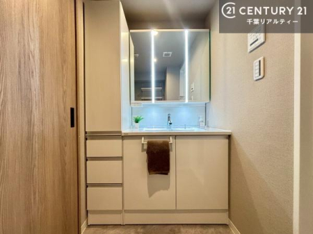 ���ʑ�E���ʏ� �g�Ȃ�𐮂�����ʏ��́A���������厖�ł��I������̐������̂��镵�͋C�����o�I�C�����悭���g�����������܂��B