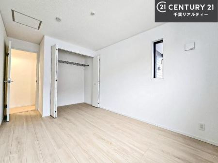 �Q�� �D���������������ޗm���́A���̖ڊo�߂��C�������ǂ������ł��ˁB���������Ԃ��������Ɖ߂������Ƃ��ł��܂��B�D�����F�����̃t���[�����O���ǂ�ȉƋ�ɂ��}�b�`���܂��I