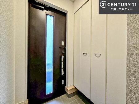 ���� �V���[�Y�{�b�N�X�t���B���ւ��Еt�����|�������₷���ł��I
�X�b�L���������ւŌ˂��J�����u�ԁA�������̂���S�n������Ԃ��o�}���Ă���܂��B