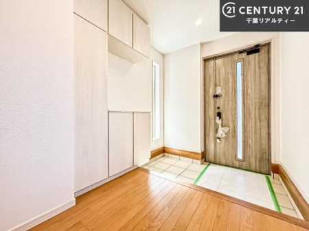 ���� �V���[�Y�{�b�N�X�t���Ȃ̂ŁA���ւ��Еt�����|�������₷���ł��I
�X�b�L���������ւŌ˂��J�����u�ԁA�������̂���S�n������Ԃ��o�}���Ă���܂��B