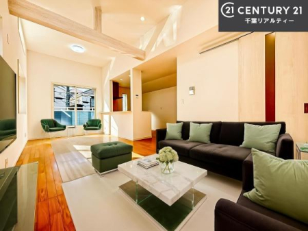 ���r���O �Ƌ��CG�p�[�X�ł��B�J�����̂���L�XLDK�I�\�t�@�[��_�C�j���O�e�[�u����u���Ă������ɂȂ�Ȃ��̂ŉ��K�ɉ߂����܂��I�R�~���j�P�[�V���������₷�����r���O�ł��I