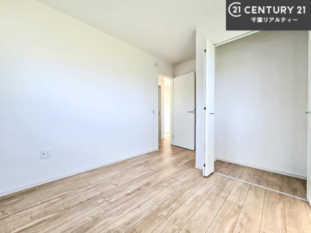 �m�� �V���v���Ƀf�U�C������Ă��邽�߁A�Ƌ��I�т܂���I
���C�ɓ���̉Ƌ��u���Ă��낰���Ԃ���邱�Ƃ��ł��܂��B