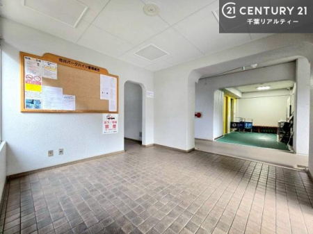 ���r�[ ���ʂ��̗ǂ����r�[�́A�҂����킹��ЂƋx�݂ɂ��֗��B
���p���Ƃ��Ă̎g���₷���ƁA���S�������˔����Ă��܂��B